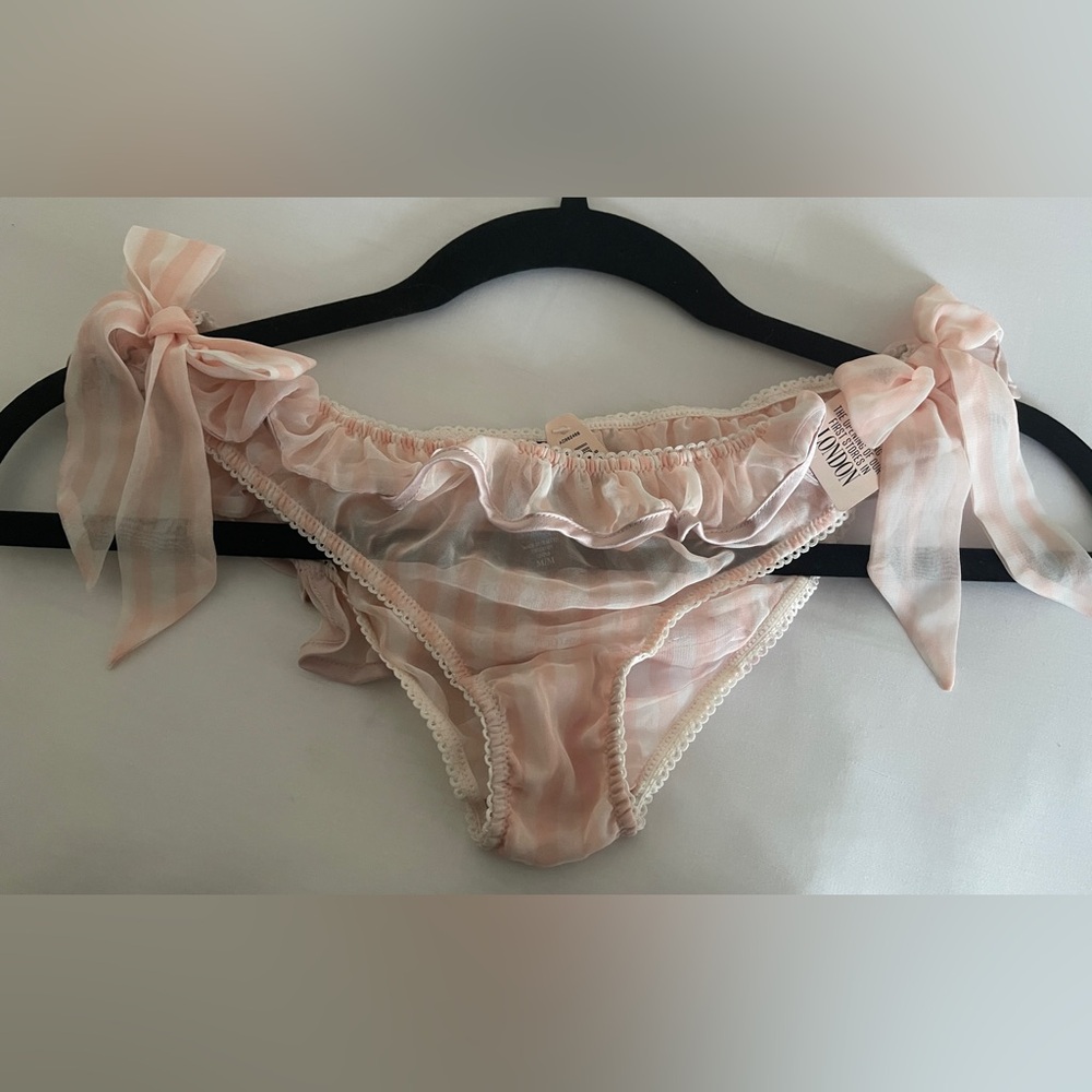 VHTF Victoria's Secret Sexy Little Things London Boutique Charm Panty - NWT M